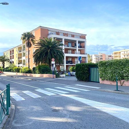 Residence 4 Etoiles Port Marine Sainte-Maxime Exteriér fotografie