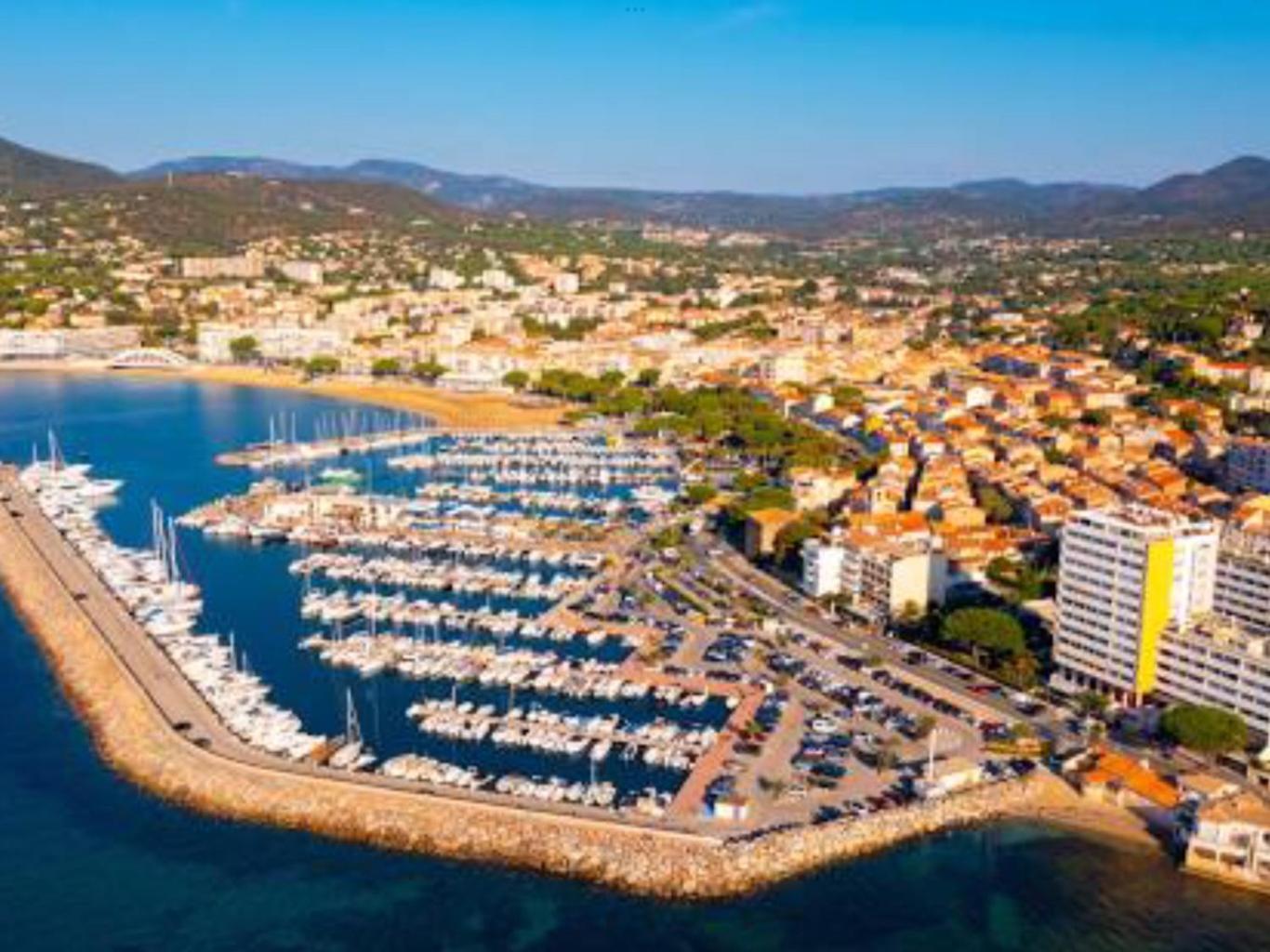 Residence 4 Etoiles Port Marine Sainte-Maxime Exteriér fotografie