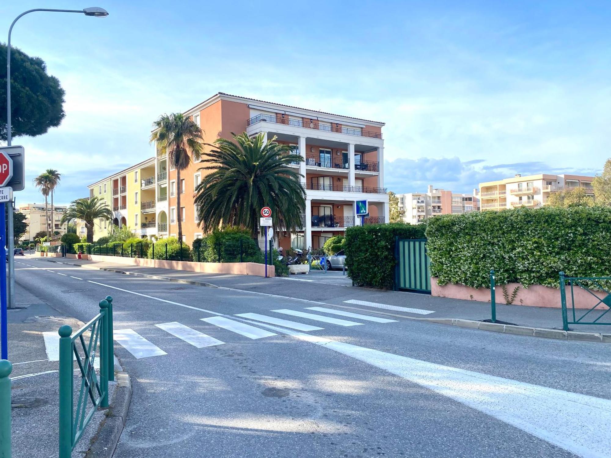 Residence 4 Etoiles Port Marine Sainte-Maxime Exteriér fotografie
